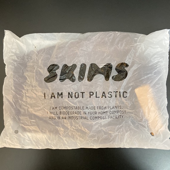 SKIMS Free Cut Mid Waist Bikini - Picture 5 of 5